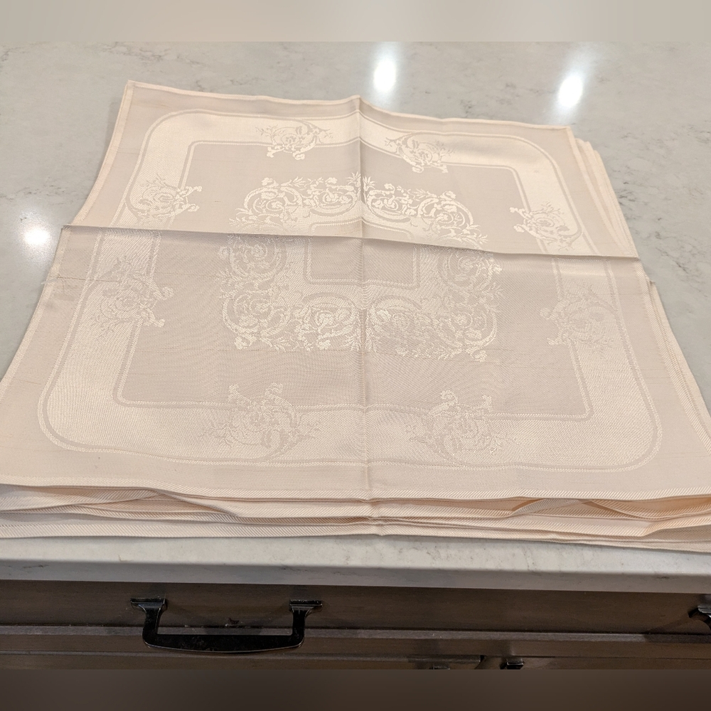Set of 8 Napkins